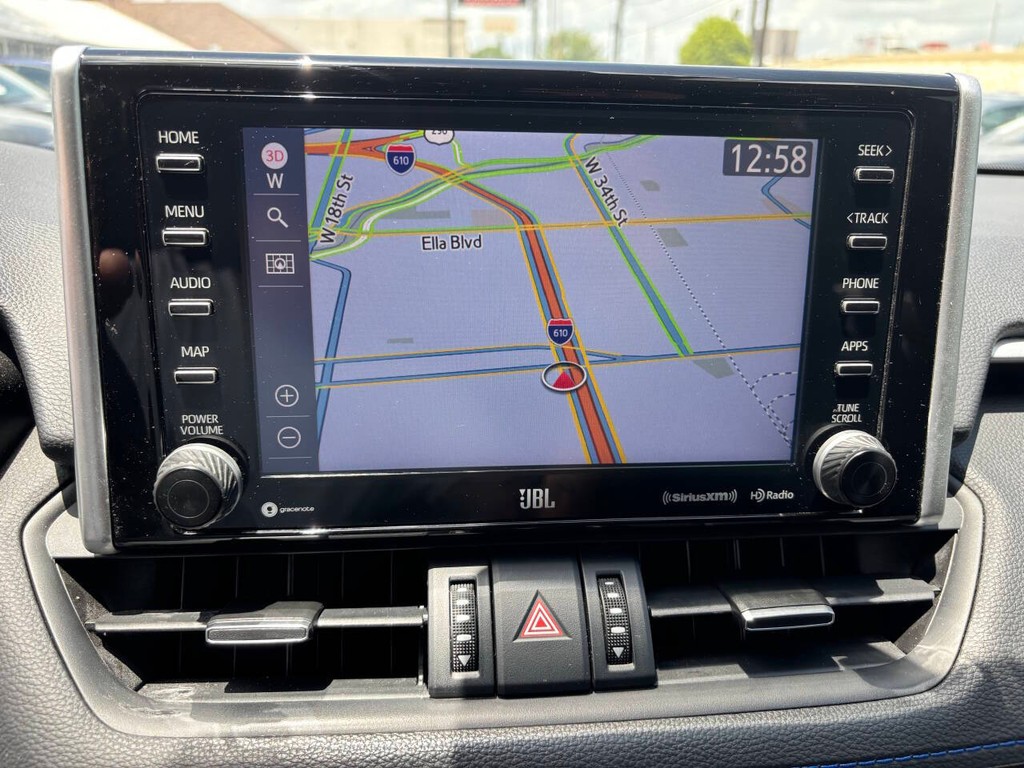Toyota RAV4 Hybrid Vehicle Full-screen Gallery Image 21