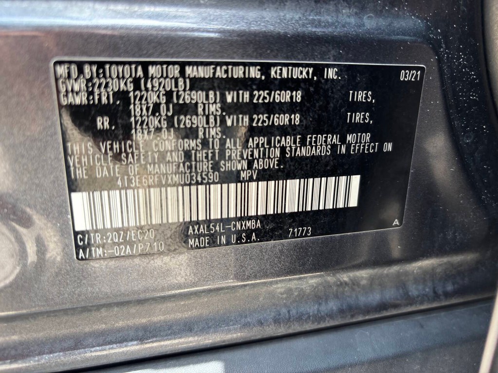Toyota RAV4 Hybrid Vehicle Full-screen Gallery Image 34