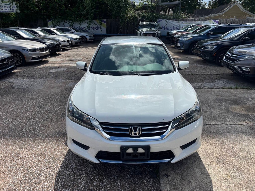 Honda Accord Sedan Vehicle Full-screen Gallery Image 03