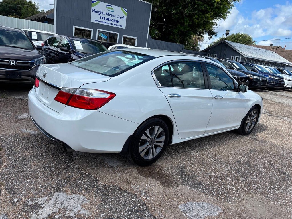 Honda Accord Sedan Vehicle Full-screen Gallery Image 07