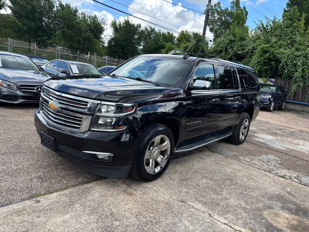 Chevrolet Suburban Vehicle Full-screen Gallery Image 03