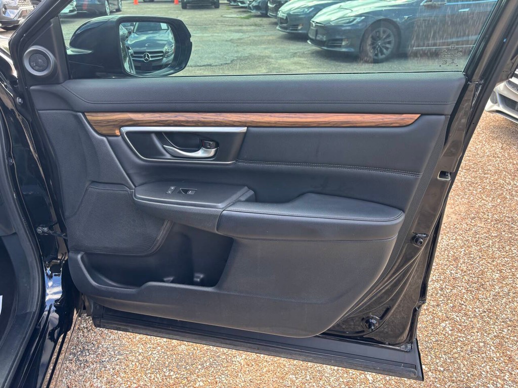 Honda CR-V Vehicle Full-screen Gallery Image 13