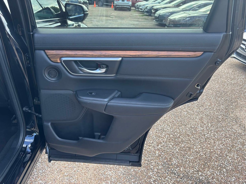Honda CR-V Vehicle Full-screen Gallery Image 17