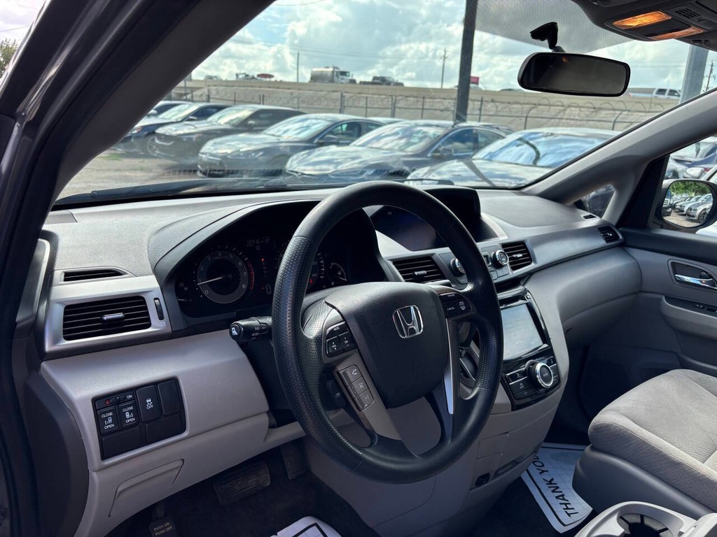 Honda Odyssey Vehicle Full-screen Gallery Image 07