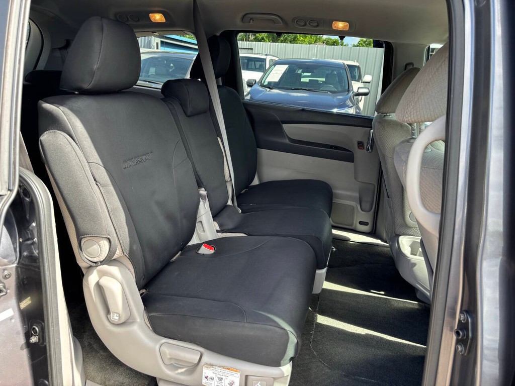 Honda Odyssey Vehicle Full-screen Gallery Image 14