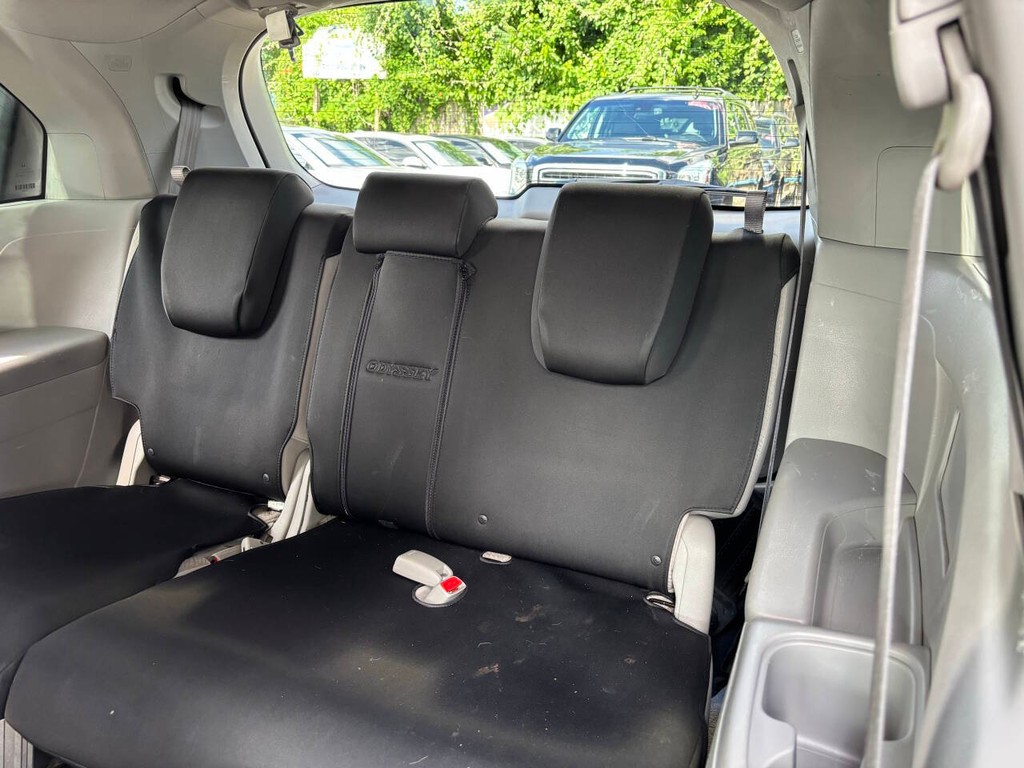 Honda Odyssey Vehicle Full-screen Gallery Image 15