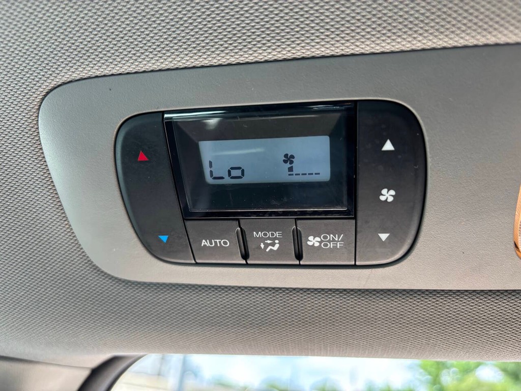 Honda Odyssey Vehicle Full-screen Gallery Image 17