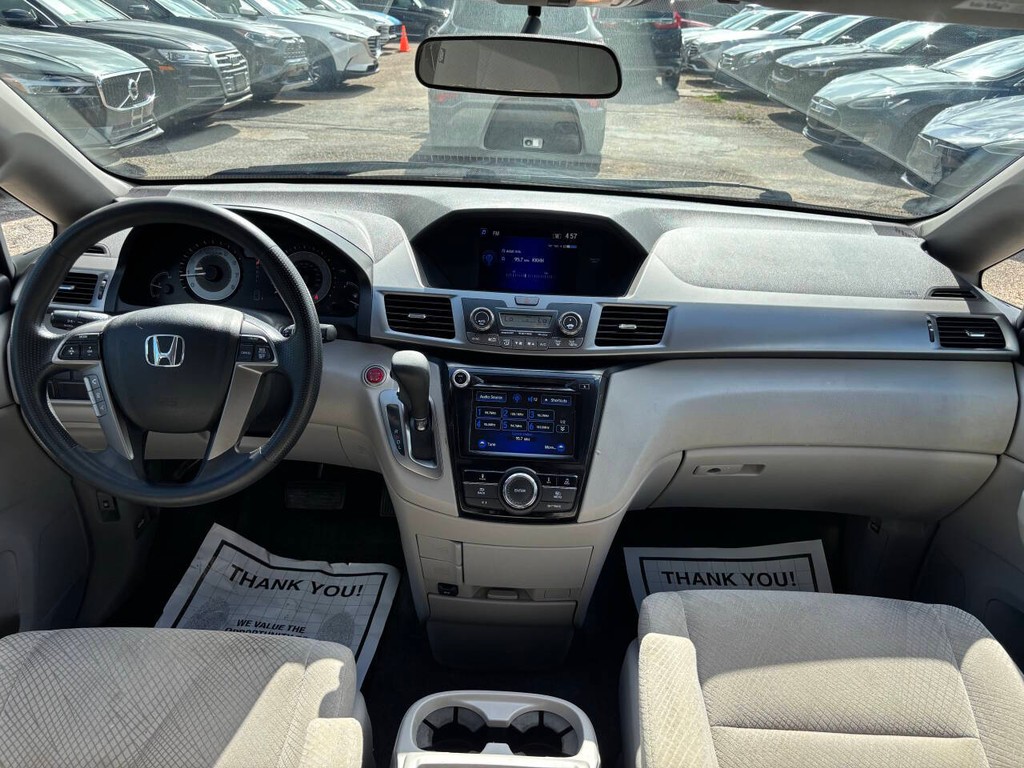Honda Odyssey Vehicle Full-screen Gallery Image 19