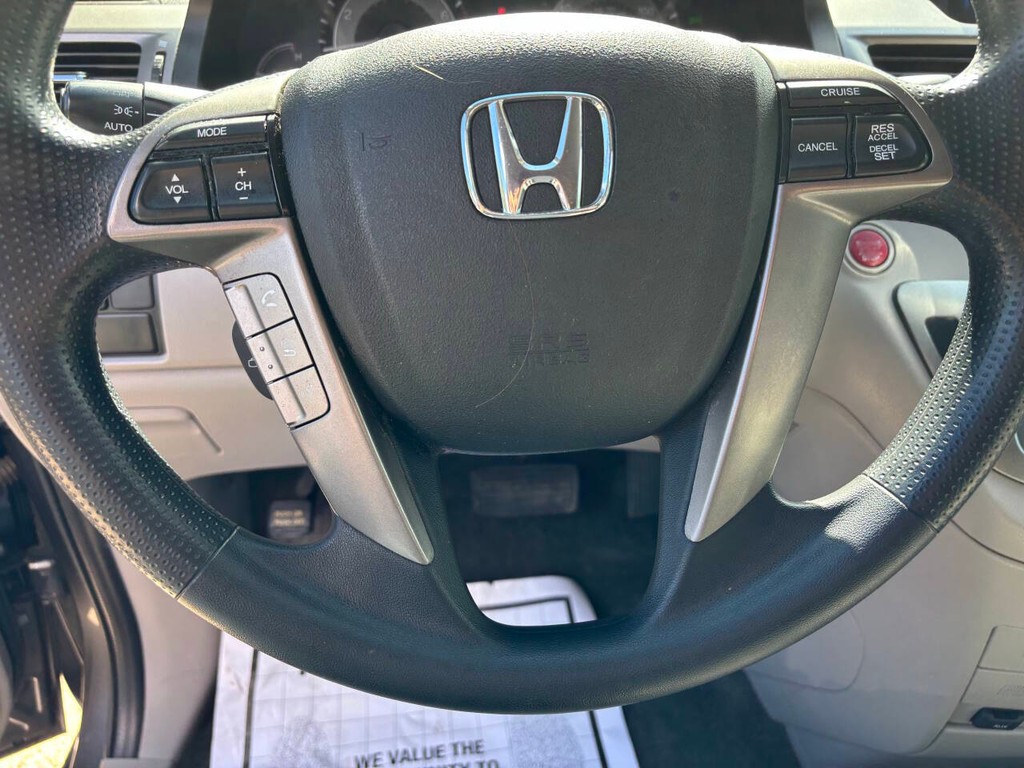 Honda Odyssey Vehicle Full-screen Gallery Image 23