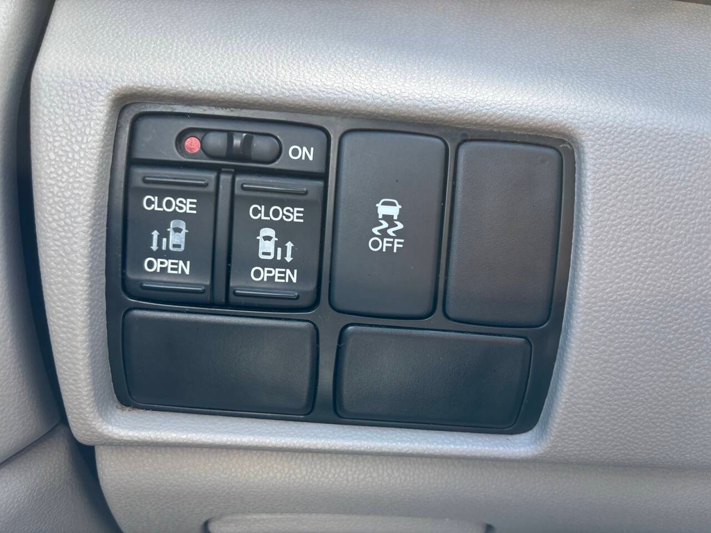 Honda Odyssey Vehicle Full-screen Gallery Image 24