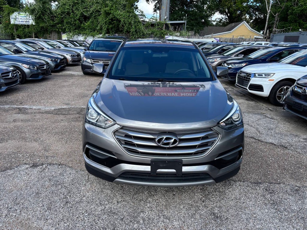 Hyundai Santa Fe Sport Vehicle Full-screen Gallery Image 02