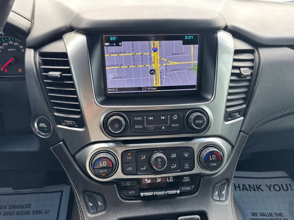Chevrolet Suburban Vehicle Full-screen Gallery Image 22