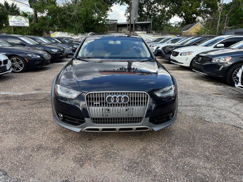 Audi allroad Vehicle Full-screen Gallery Image 02
