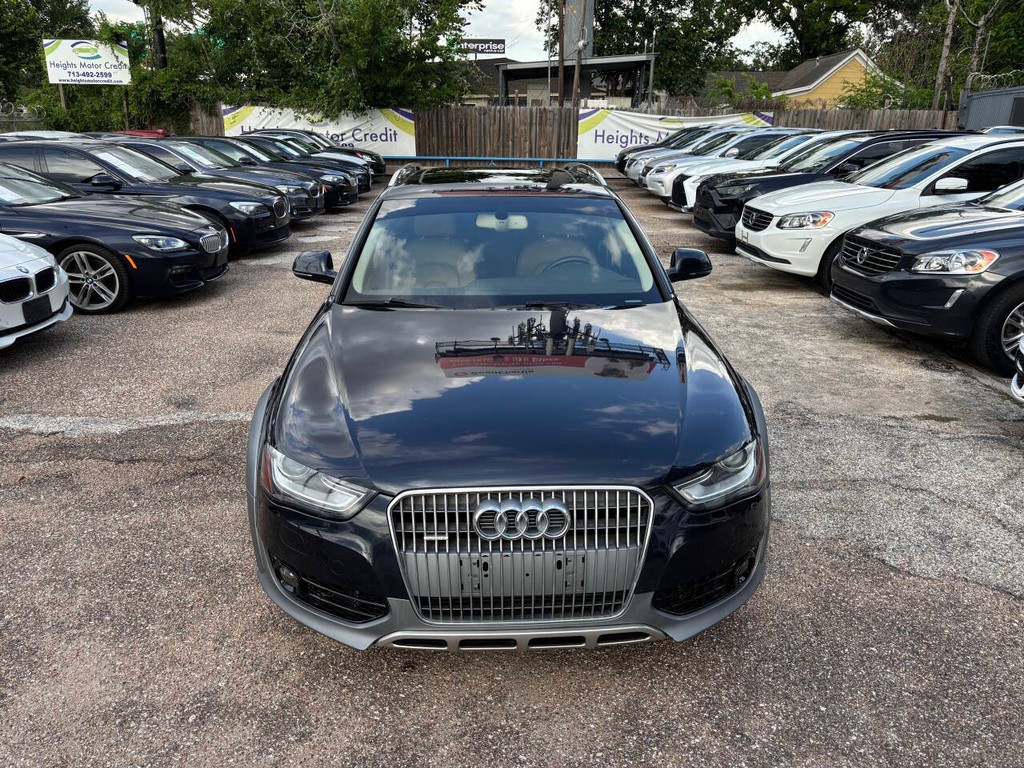 Audi allroad Vehicle Full-screen Gallery Image 03