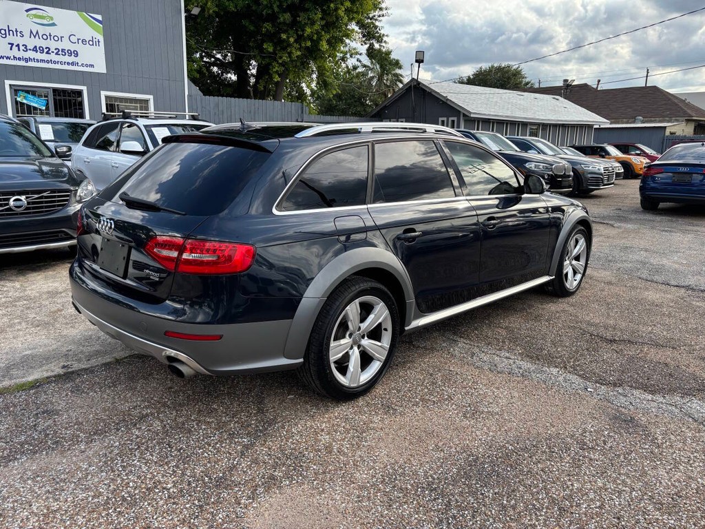 Audi allroad Vehicle Full-screen Gallery Image 07