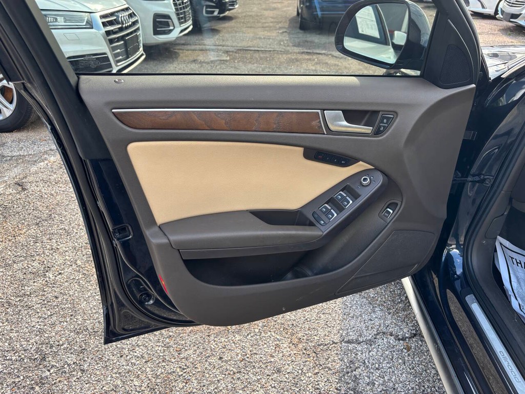 Audi allroad Vehicle Full-screen Gallery Image 10