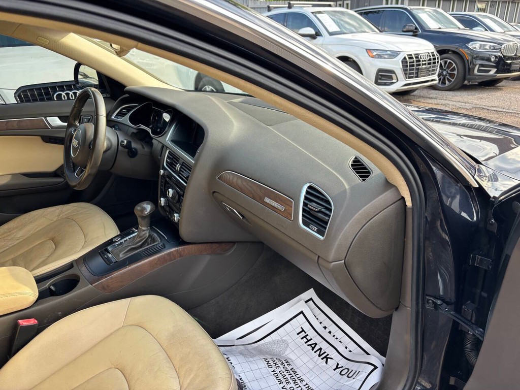 Audi allroad Vehicle Full-screen Gallery Image 11