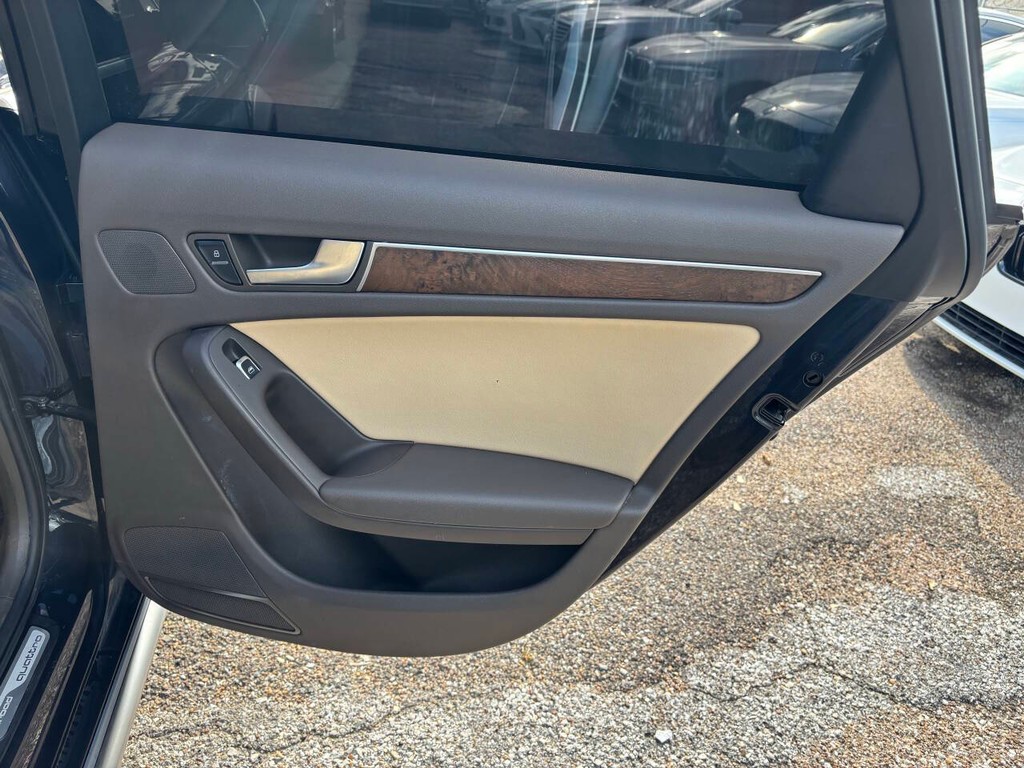 Audi allroad Vehicle Full-screen Gallery Image 17