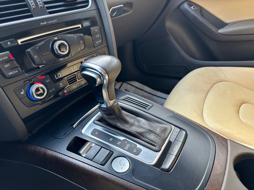 Audi allroad Vehicle Full-screen Gallery Image 22