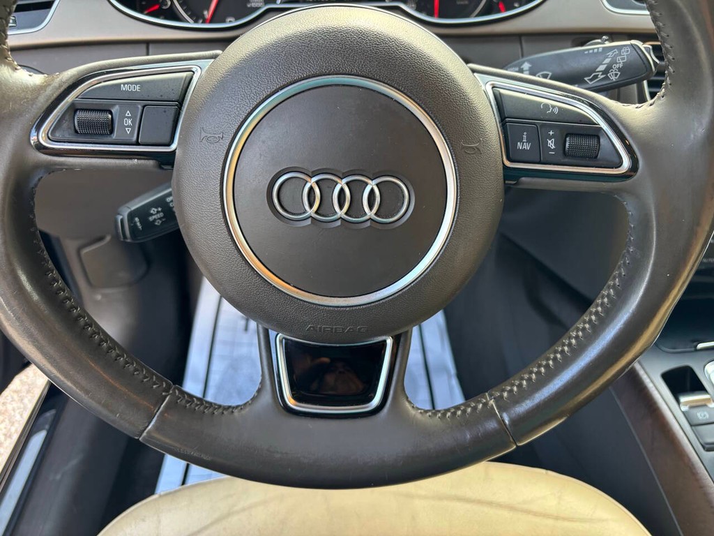 Audi allroad Vehicle Full-screen Gallery Image 24