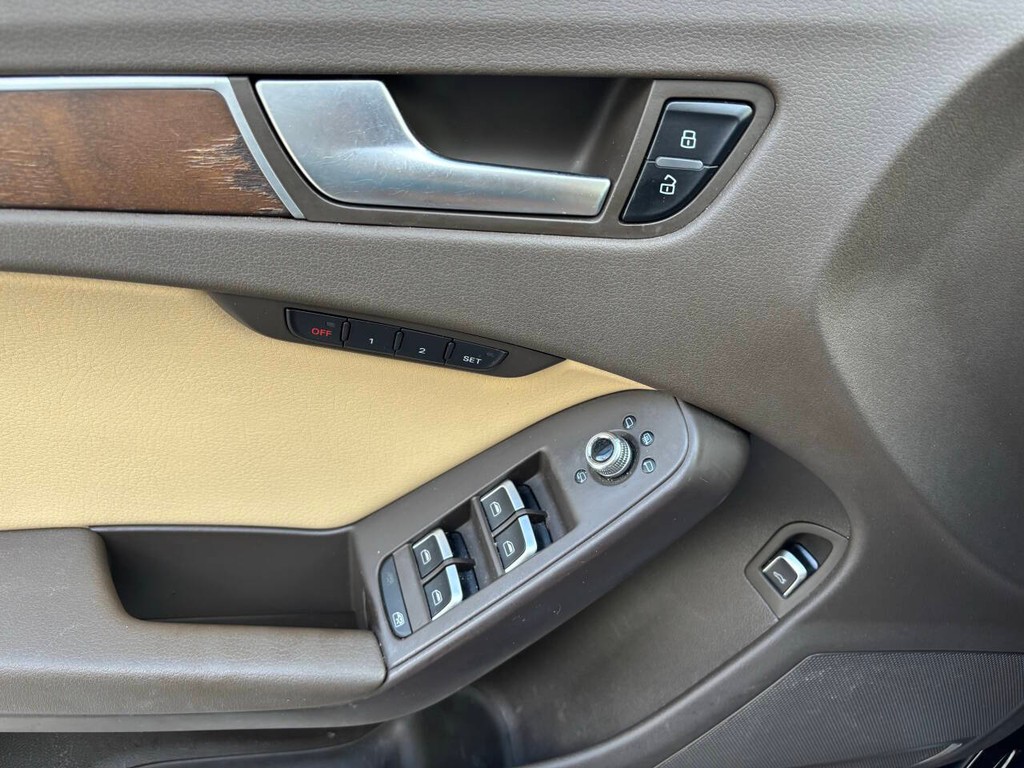 Audi allroad Vehicle Full-screen Gallery Image 26