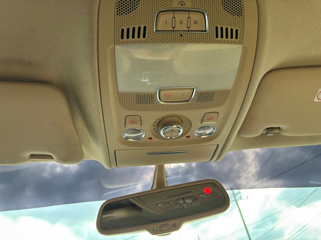 Audi allroad Vehicle Full-screen Gallery Image 27