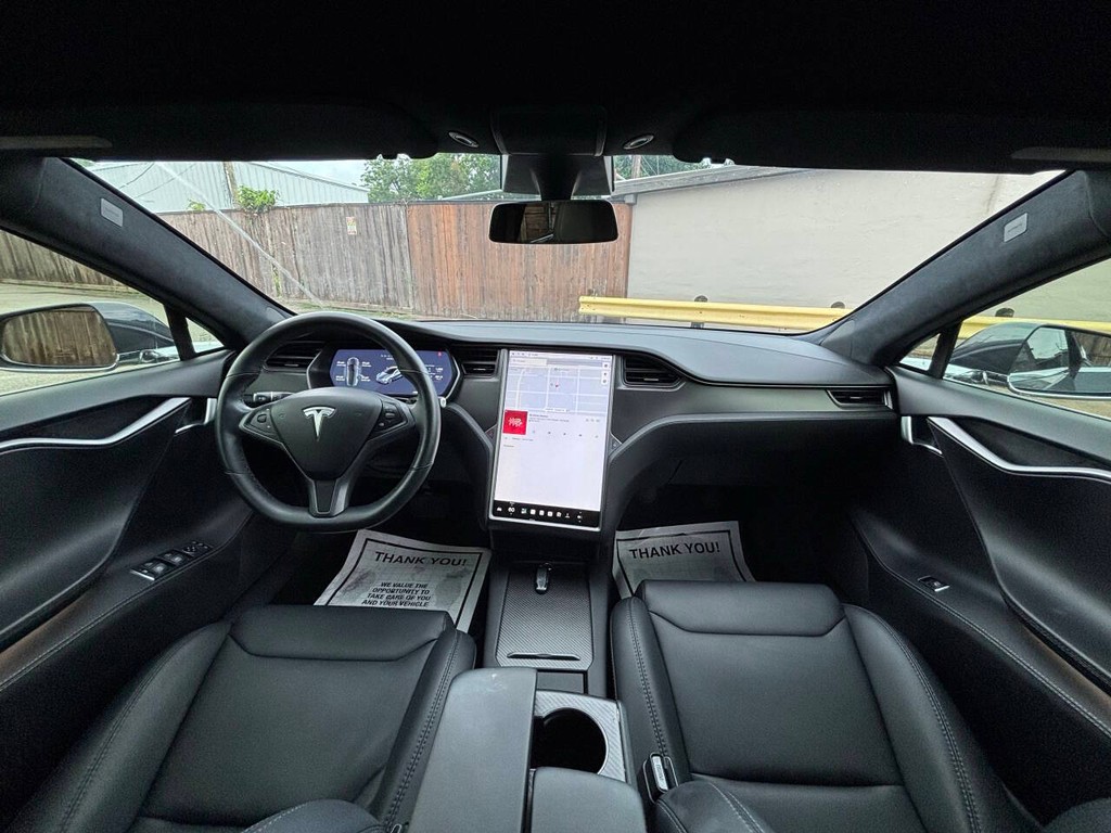 Tesla Model S Vehicle Full-screen Gallery Image 18