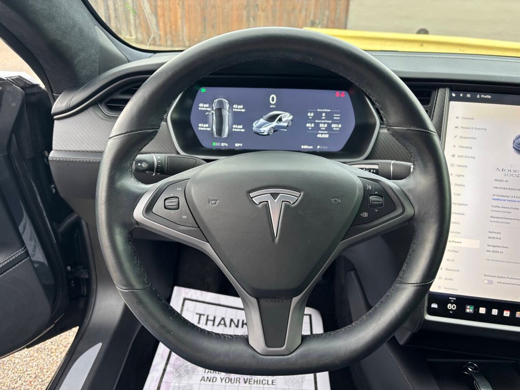 Tesla Model S Vehicle Full-screen Gallery Image 23