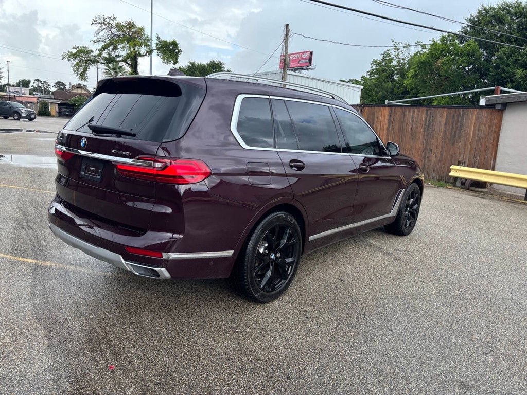 BMW X7 Vehicle Full-screen Gallery Image 07