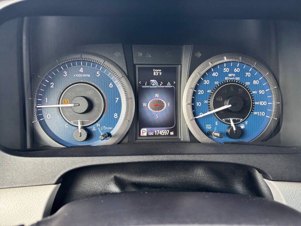 Toyota Sienna Vehicle Full-screen Gallery Image 29