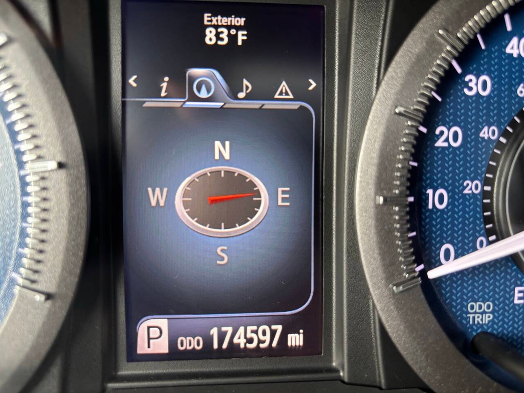 Toyota Sienna Vehicle Full-screen Gallery Image 30