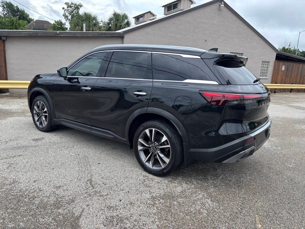 INFINITI QX60 Vehicle Full-screen Gallery Image 05