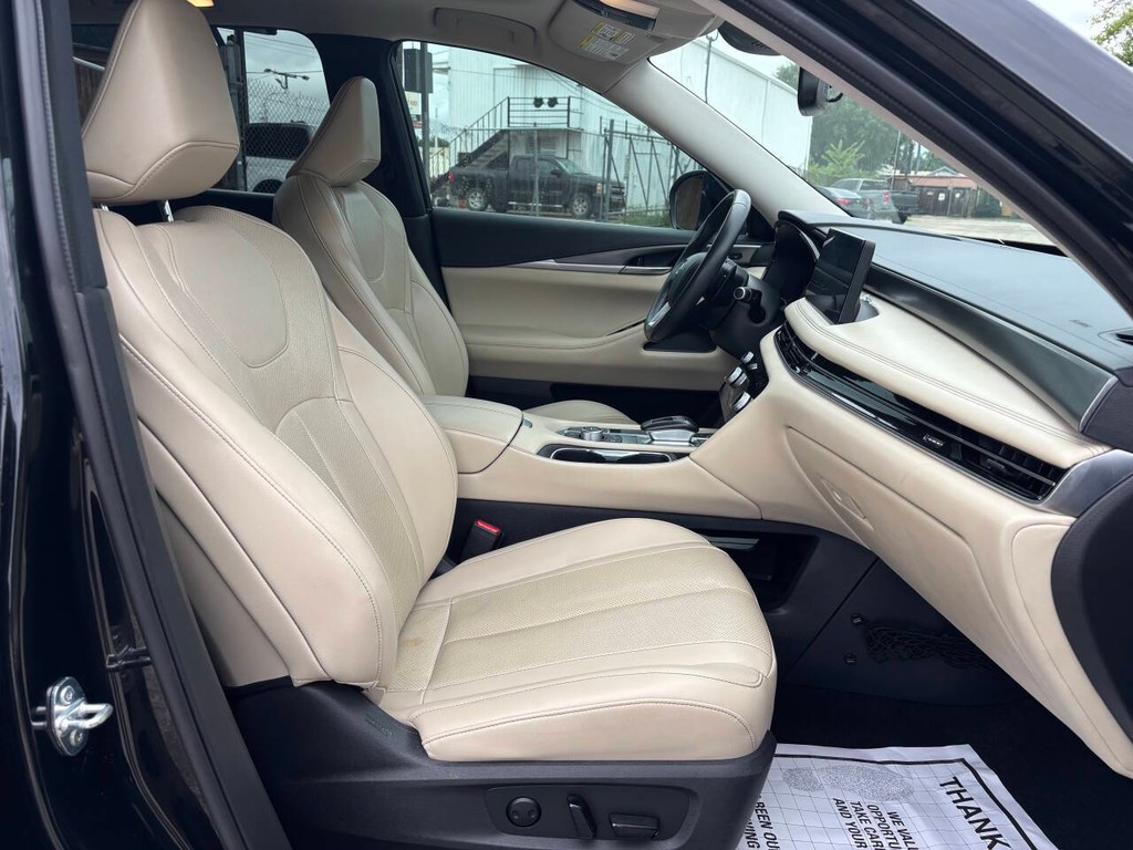 INFINITI QX60 Vehicle Full-screen Gallery Image 12