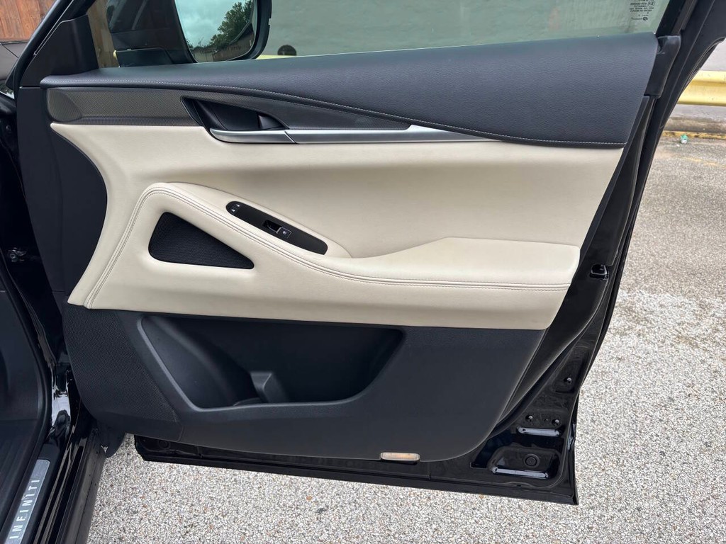 INFINITI QX60 Vehicle Full-screen Gallery Image 13
