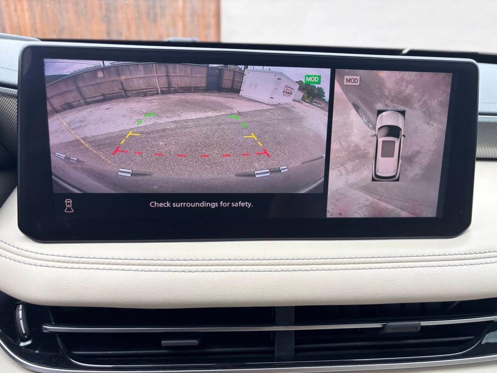 INFINITI QX60 Vehicle Full-screen Gallery Image 24