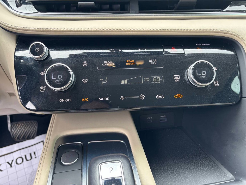 INFINITI QX60 Vehicle Full-screen Gallery Image 25