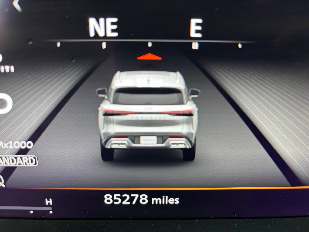 INFINITI QX60 Vehicle Full-screen Gallery Image 31