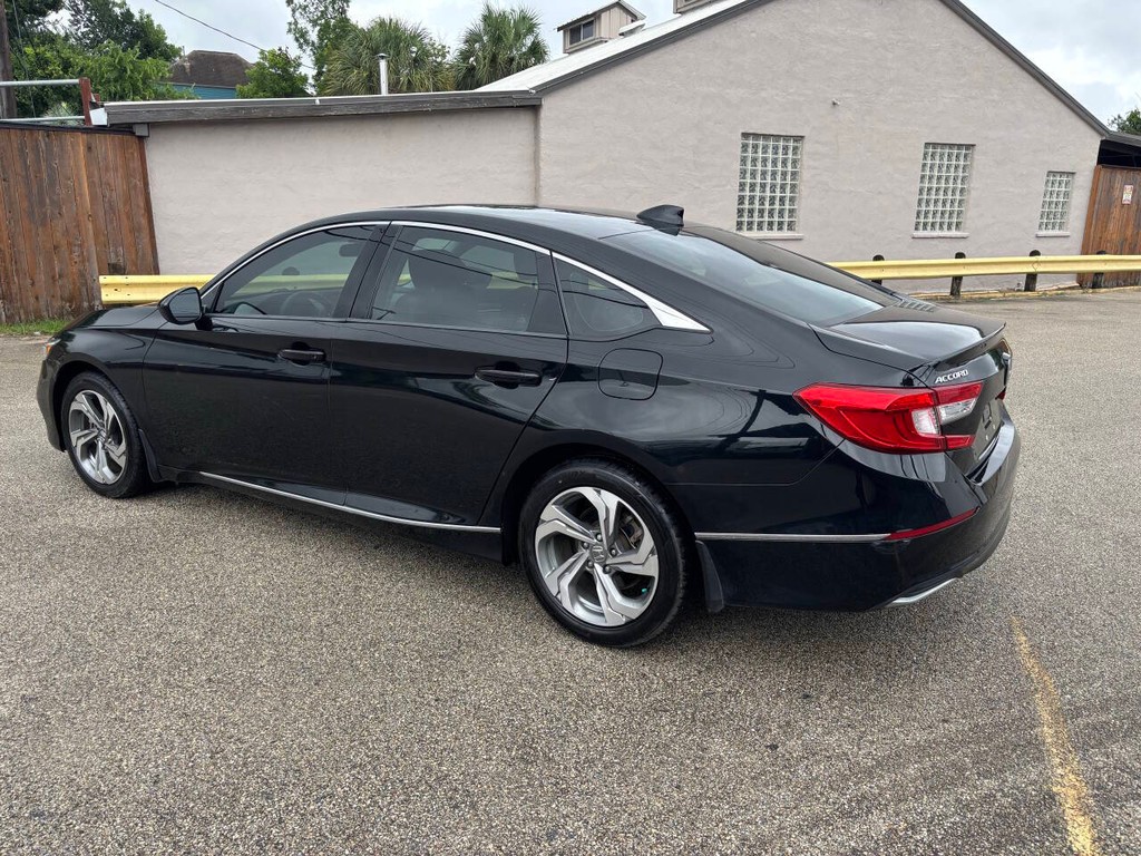Honda Accord Sedan Vehicle Full-screen Gallery Image 05