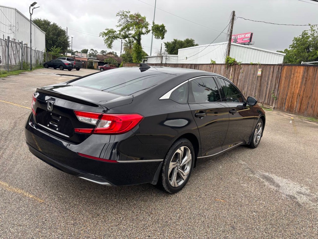 Honda Accord Sedan Vehicle Full-screen Gallery Image 07