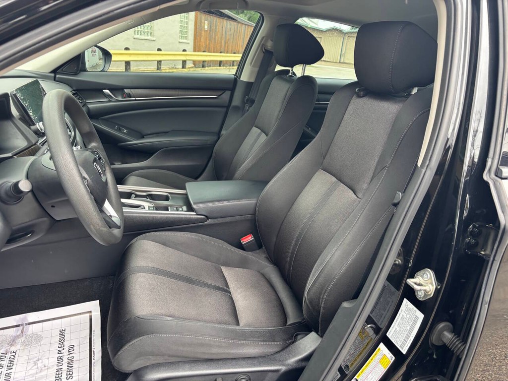 Honda Accord Sedan Vehicle Full-screen Gallery Image 09