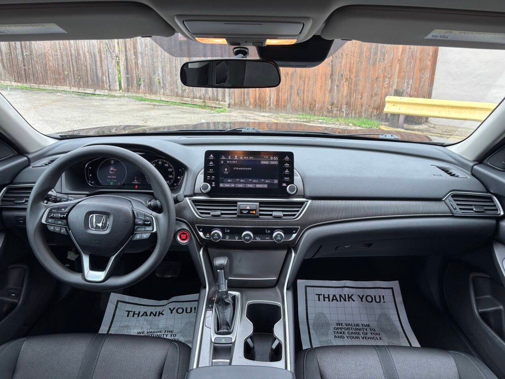 Honda Accord Sedan Vehicle Full-screen Gallery Image 19