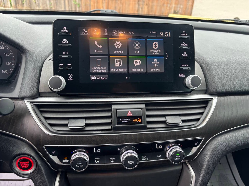 Honda Accord Sedan Vehicle Full-screen Gallery Image 20