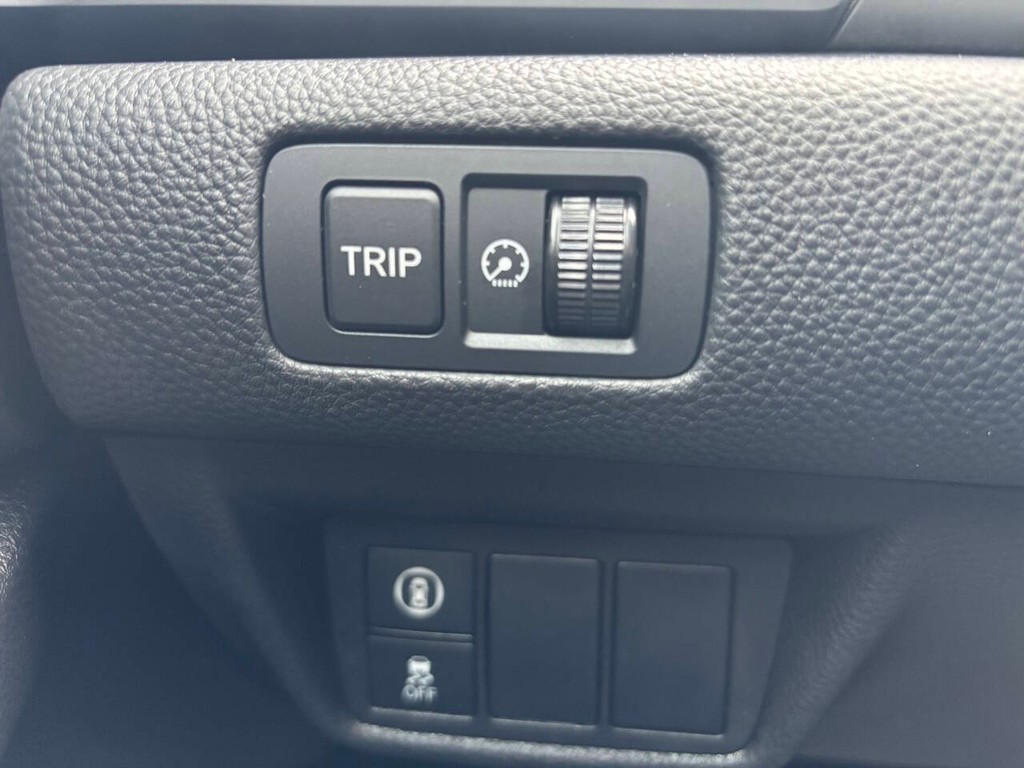 Honda Accord Sedan Vehicle Full-screen Gallery Image 29