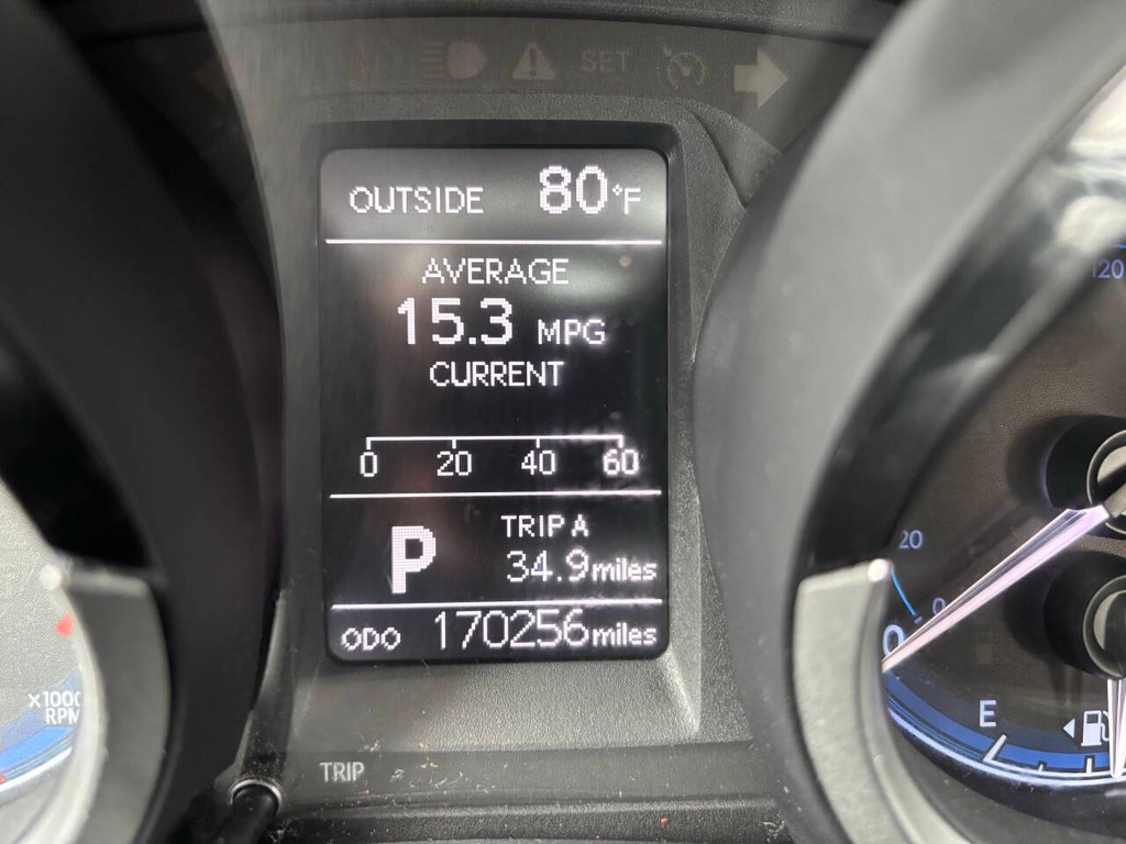 Toyota Corolla Vehicle Full-screen Gallery Image 24