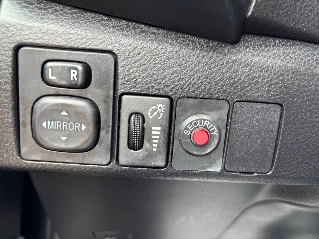 Toyota Corolla Vehicle Full-screen Gallery Image 25