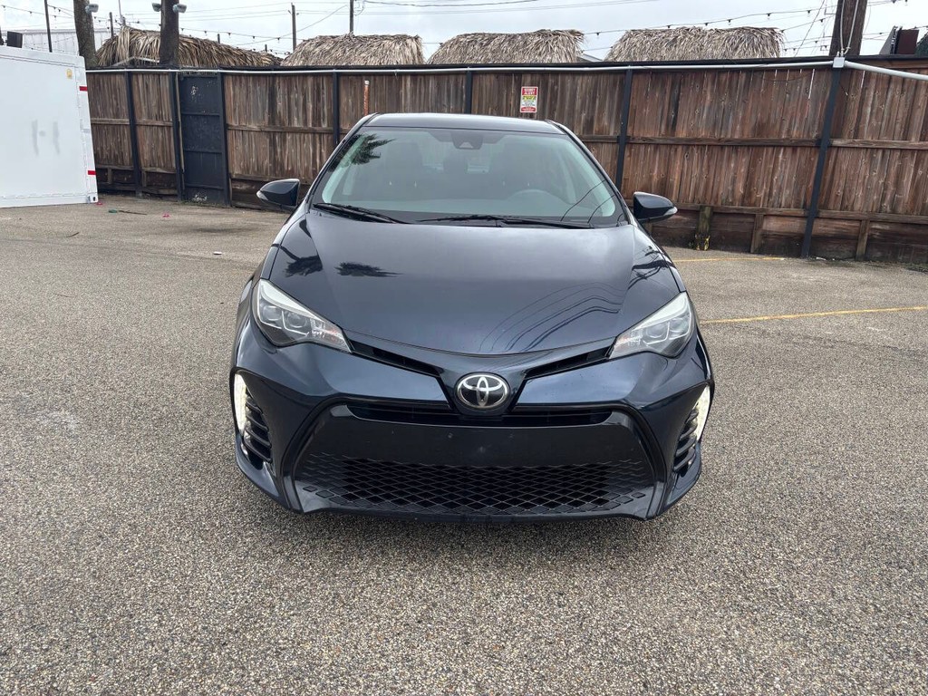 Toyota Corolla Vehicle Full-screen Gallery Image 02