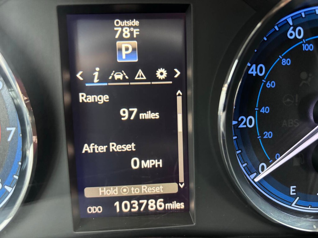 Toyota Corolla Vehicle Full-screen Gallery Image 25