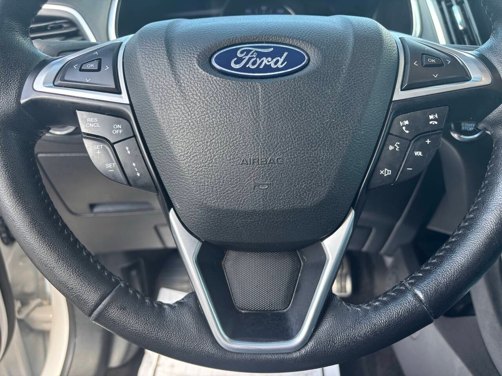 Ford Edge Vehicle Full-screen Gallery Image 24