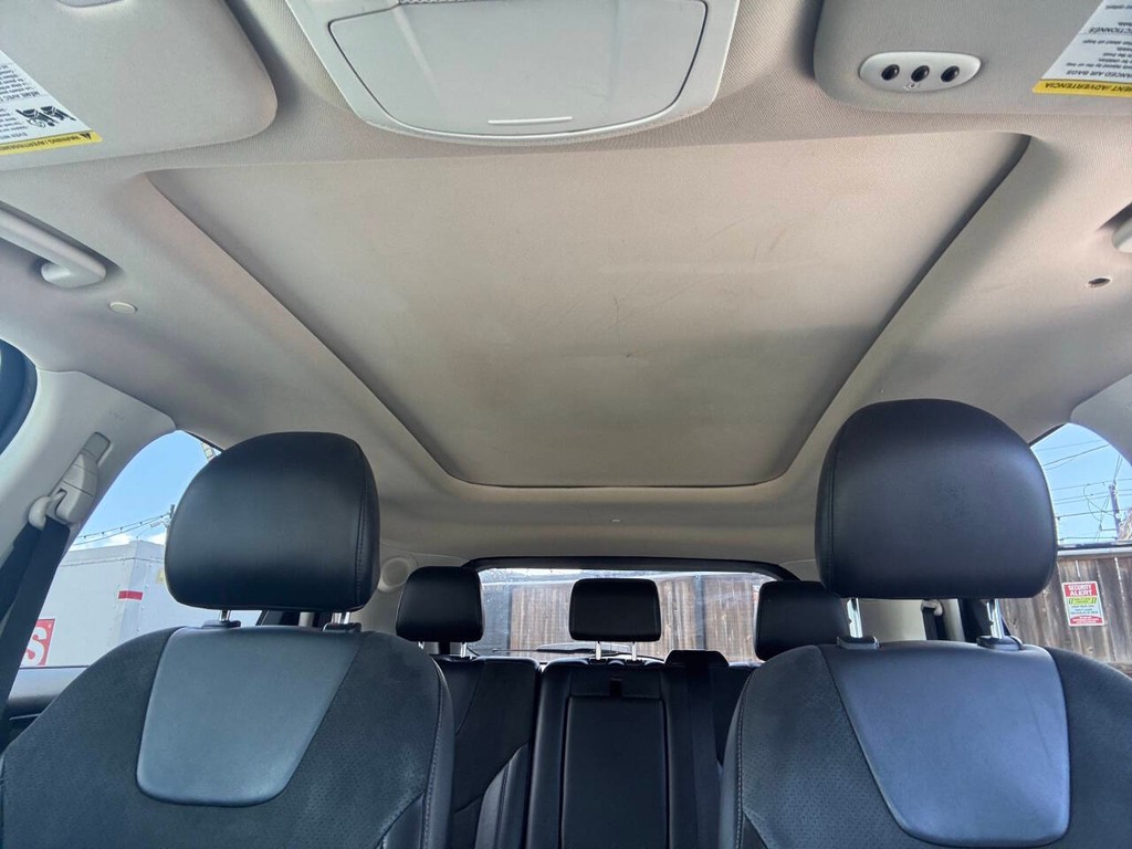 Ford Edge Vehicle Full-screen Gallery Image 28