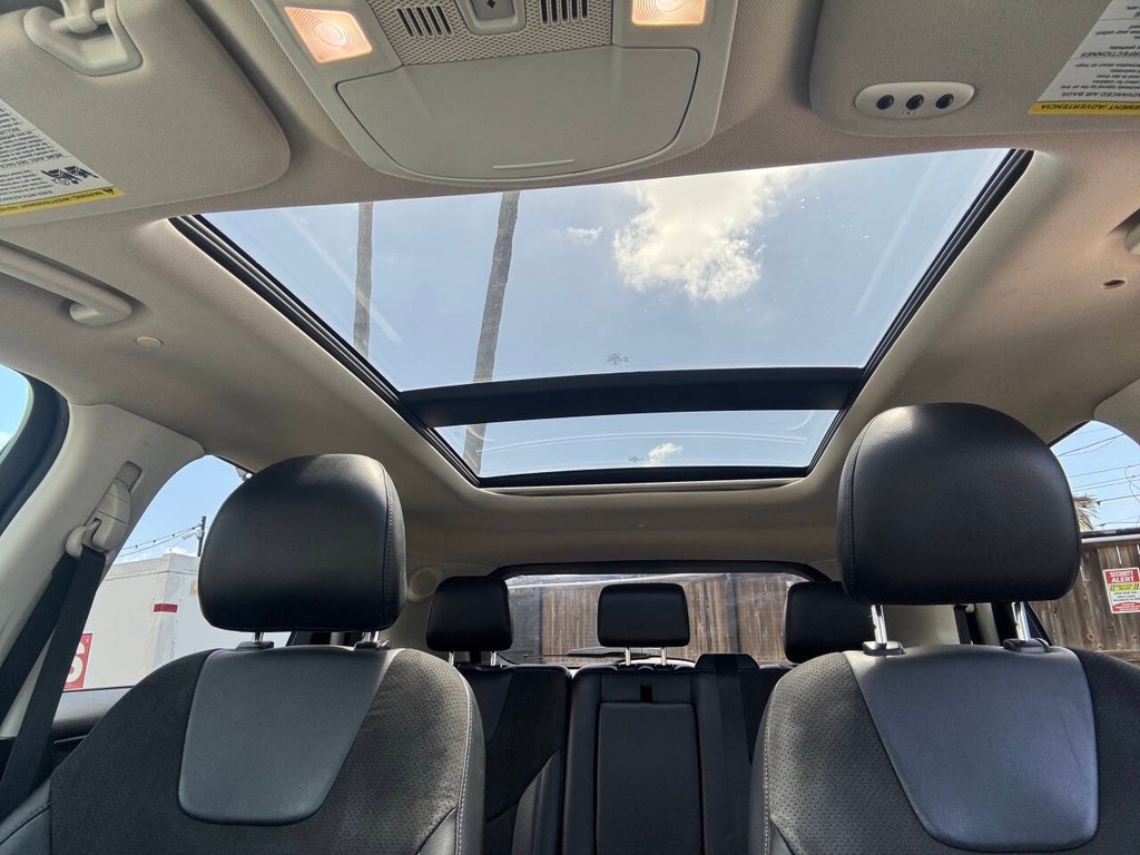 Ford Edge Vehicle Full-screen Gallery Image 29